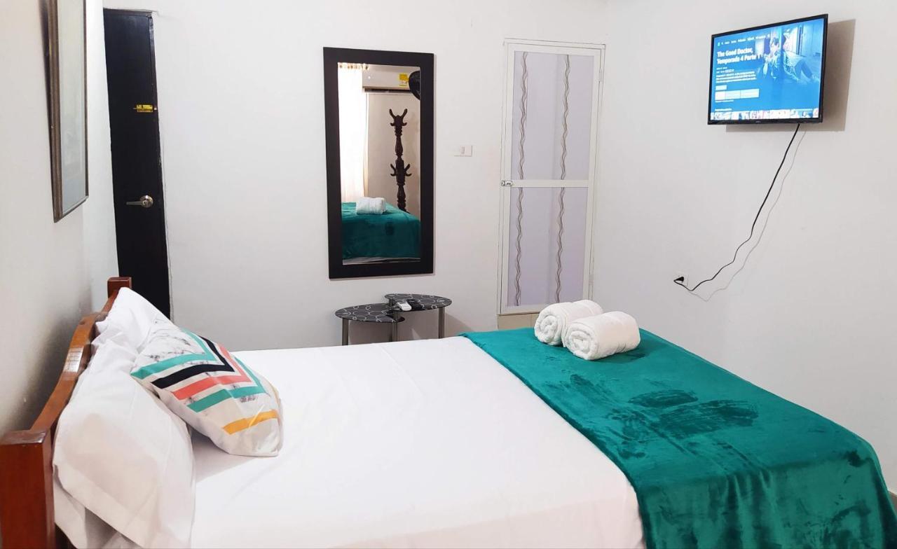 Hotel Urbanizacion Buenavista - Av Crisanto Luque à Cartagène Extérieur photo
